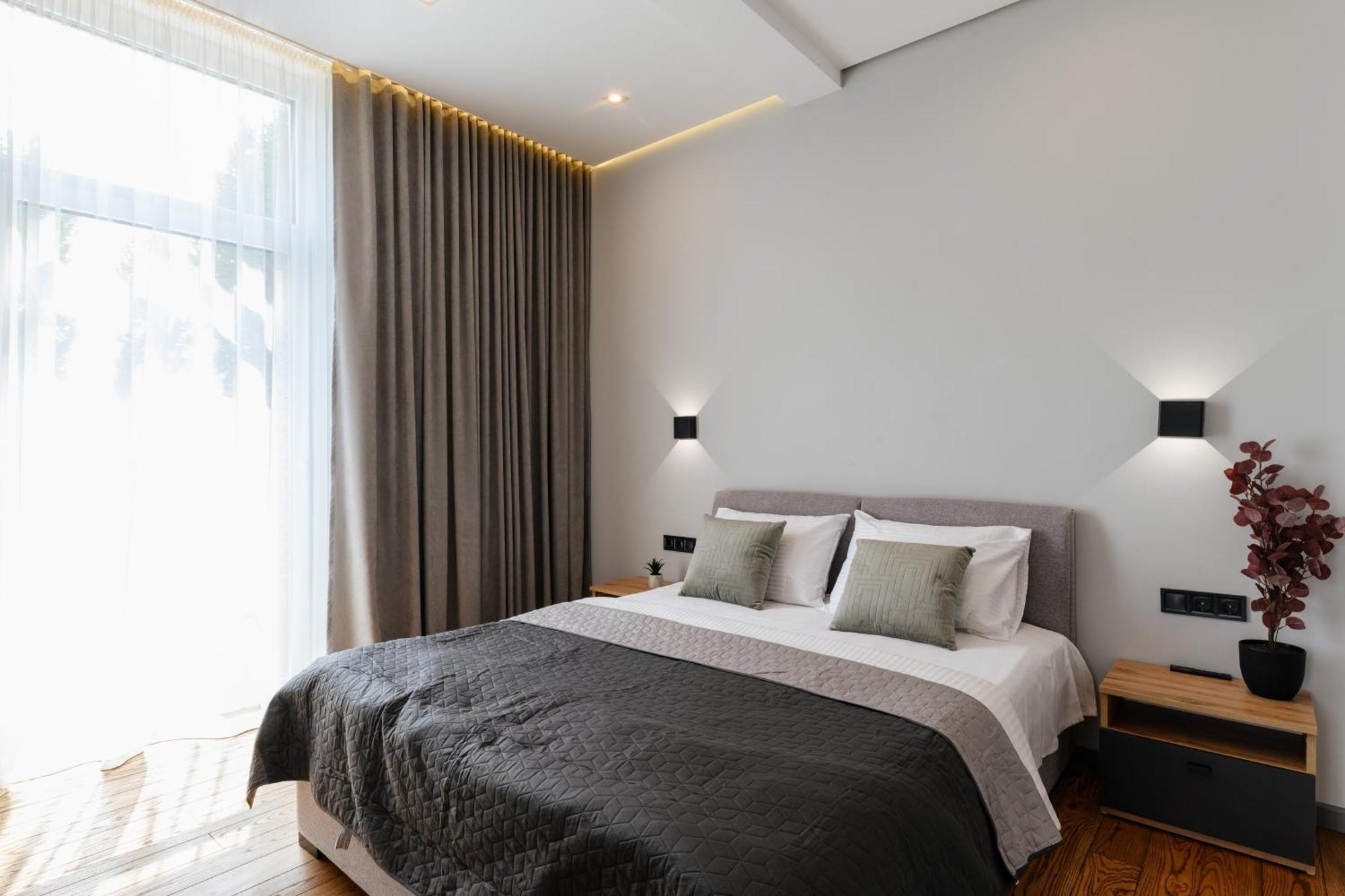 Luxury Apartments Smart House Uzhhorod Exterior photo