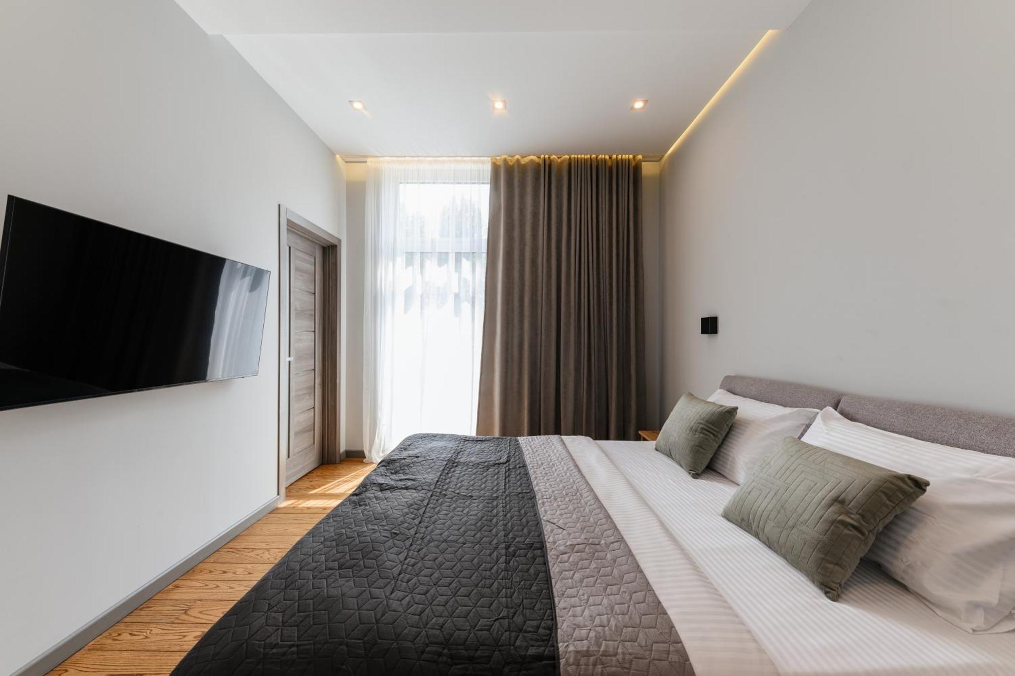 Luxury Apartments Smart House Uzhhorod Exterior photo