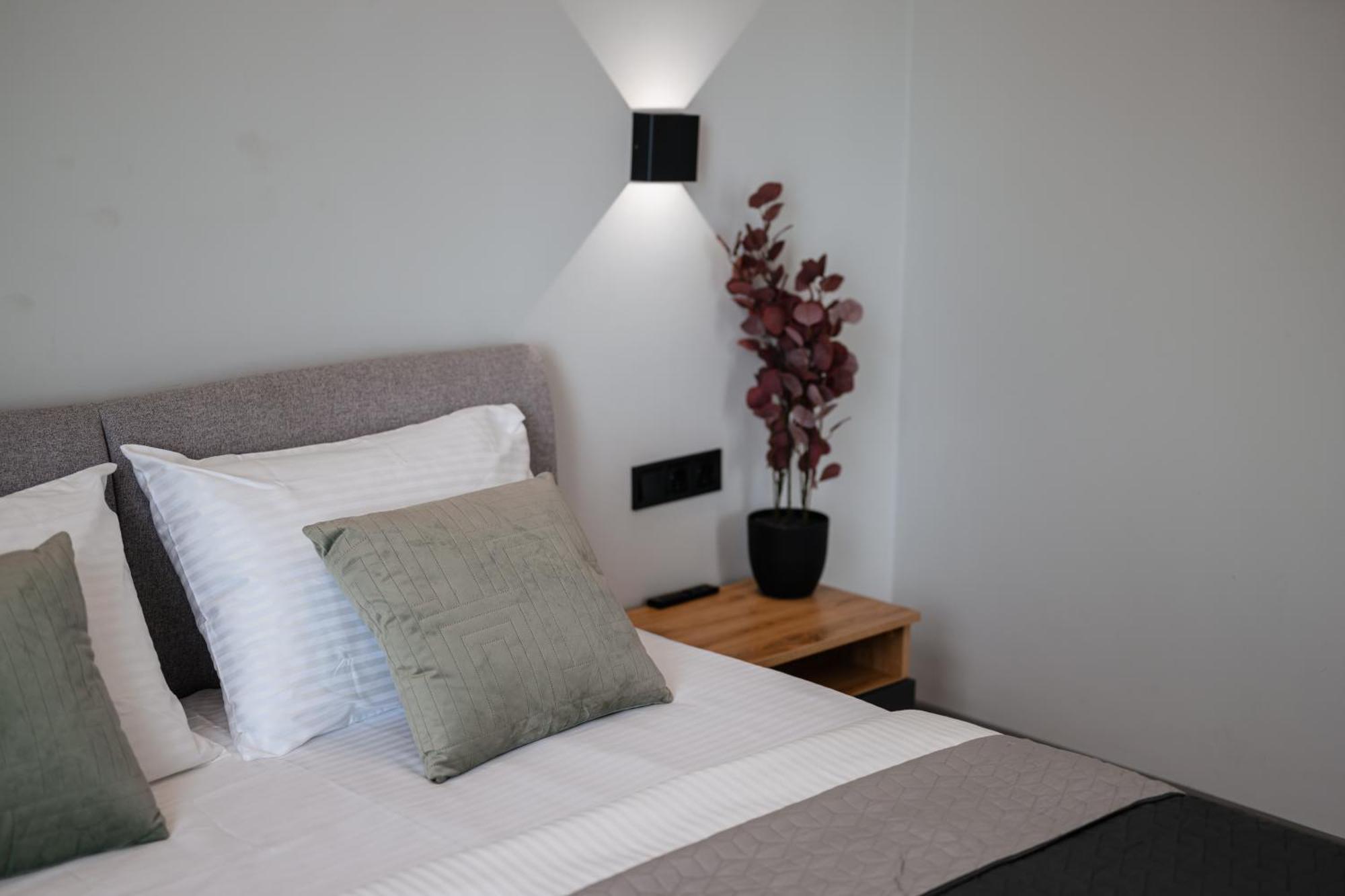 Luxury Apartments Smart House Uzhhorod Exterior photo