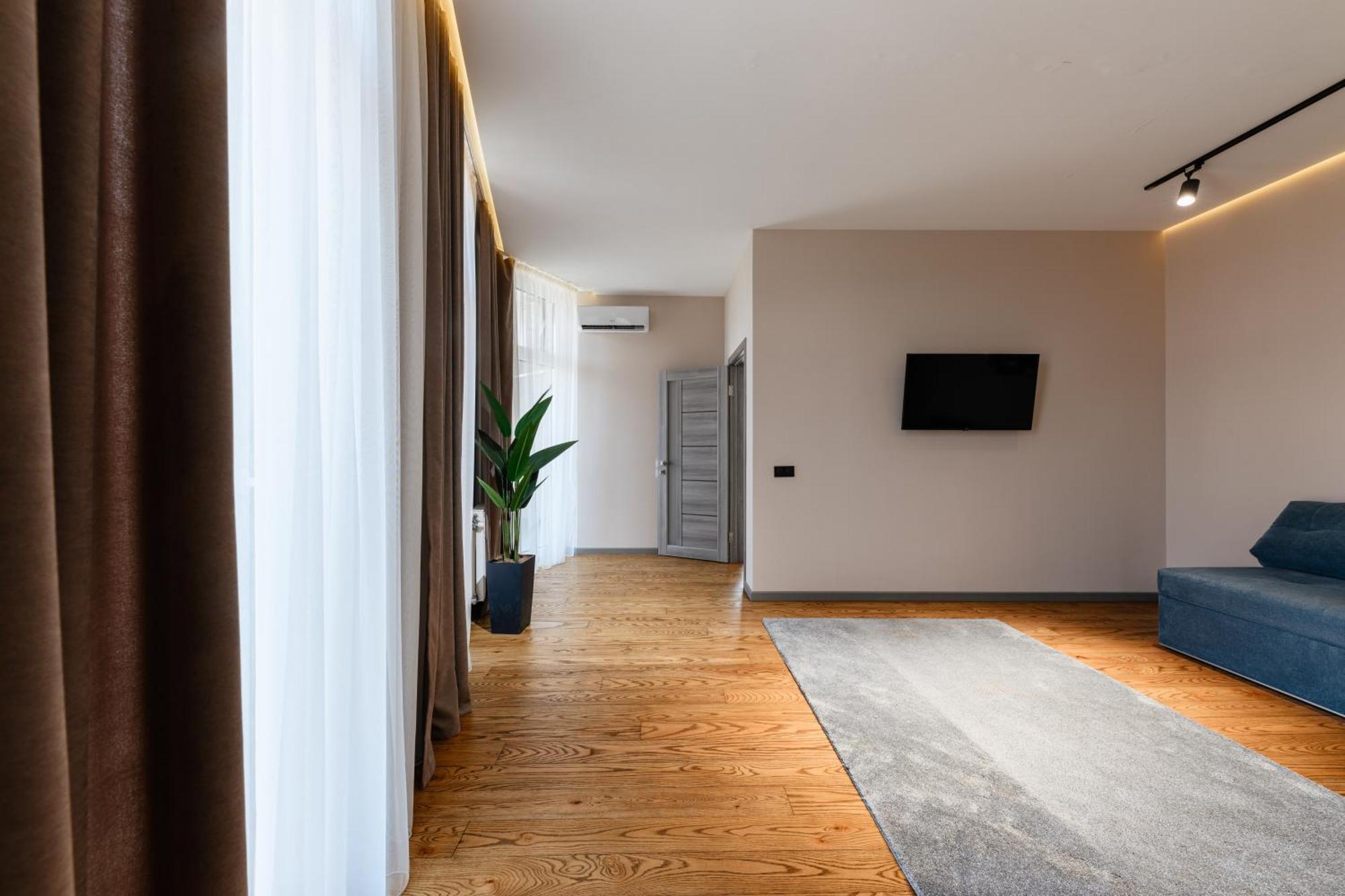 Luxury Apartments Smart House Uzhhorod Exterior photo