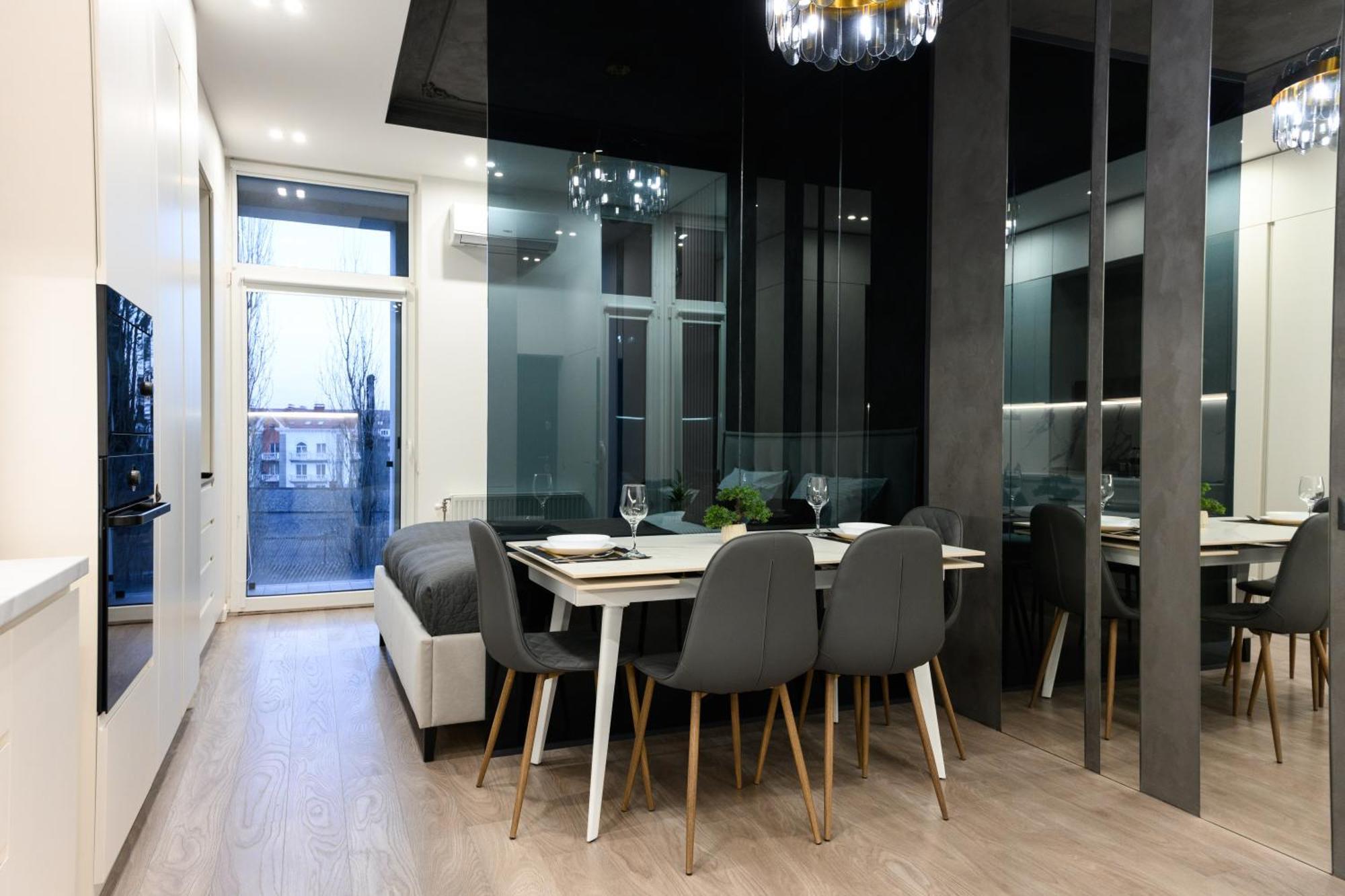 Luxury Apartments Smart House Uzhhorod Exterior photo