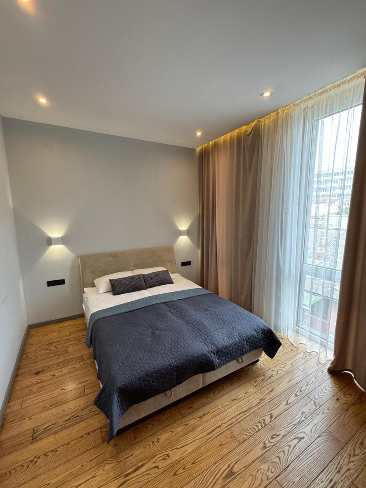 Luxury Apartments Smart House Uzhhorod Exterior photo
